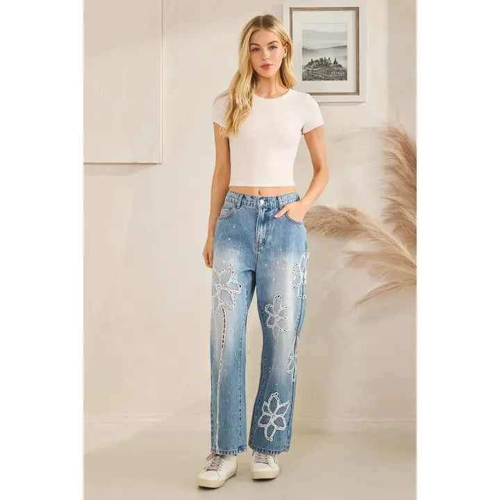 Washed Floral Embroidery Straight Jeans