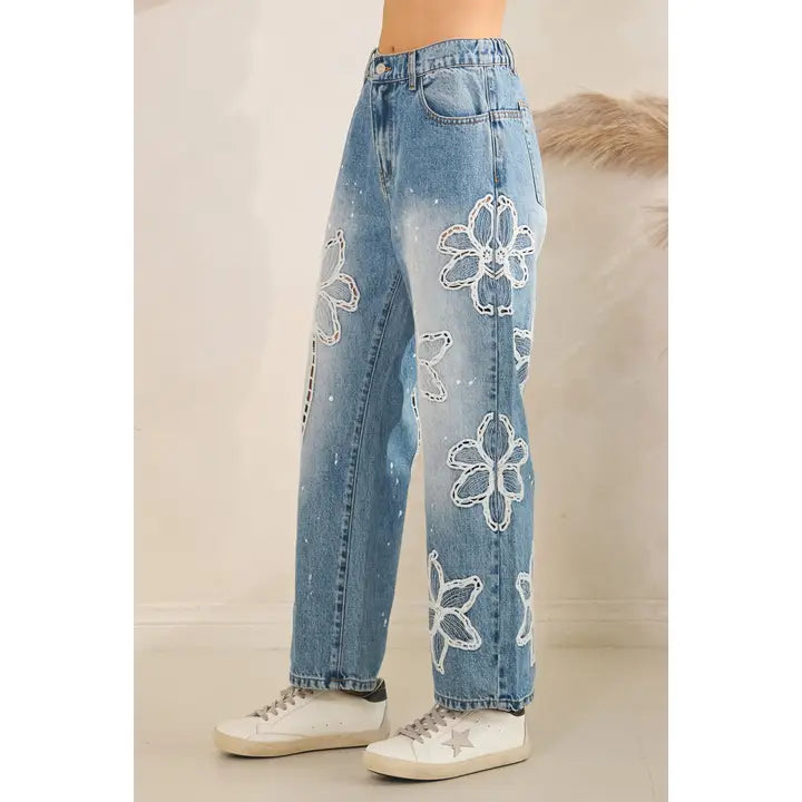Washed Floral Embroidery Straight Jeans