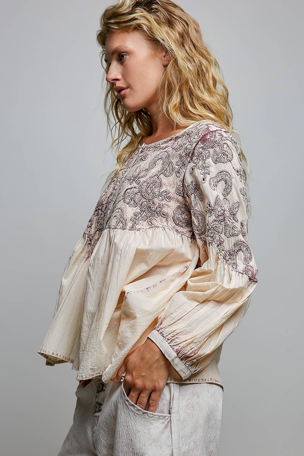 3/4 Sleeve Vintage Embroidered Top